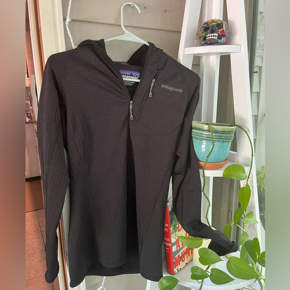 XS Patagonia microfleece top layer